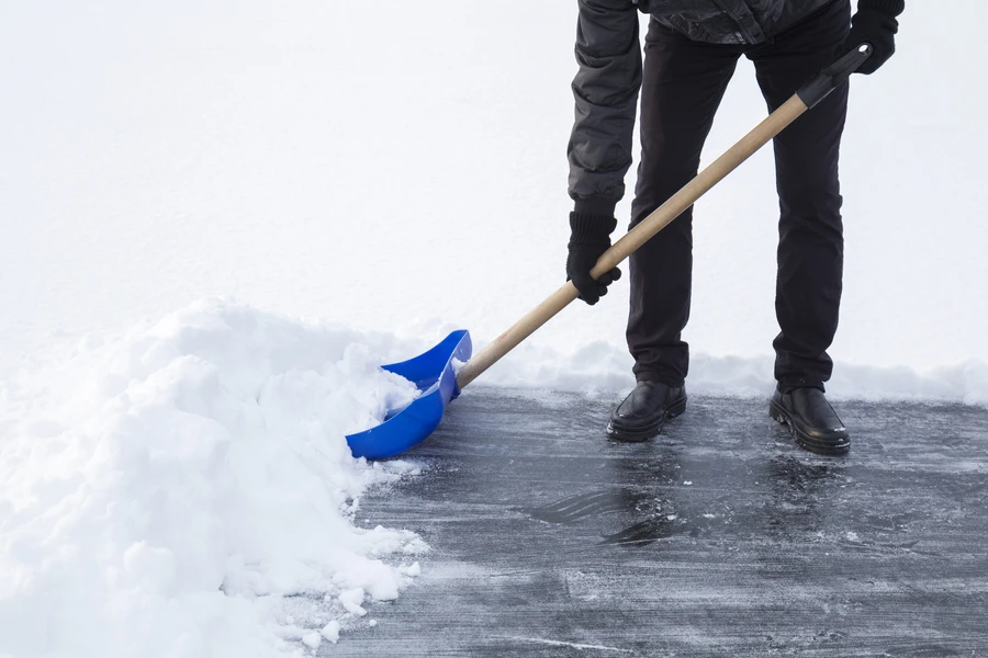 Benefits of Hiring Professionals for Snow Shoveling Tasks in Williston, ND